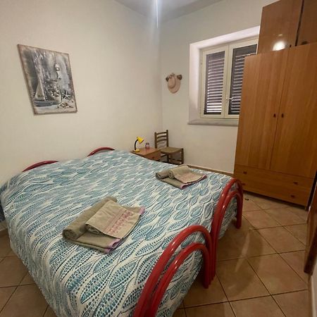 Appartamento Al Centro Di Ustica 우스티카 외부 사진