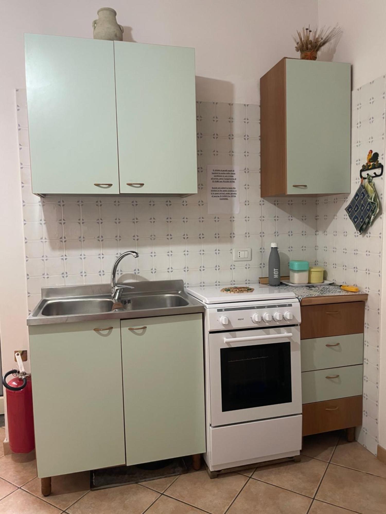 Appartamento Al Centro Di Ustica 우스티카 외부 사진